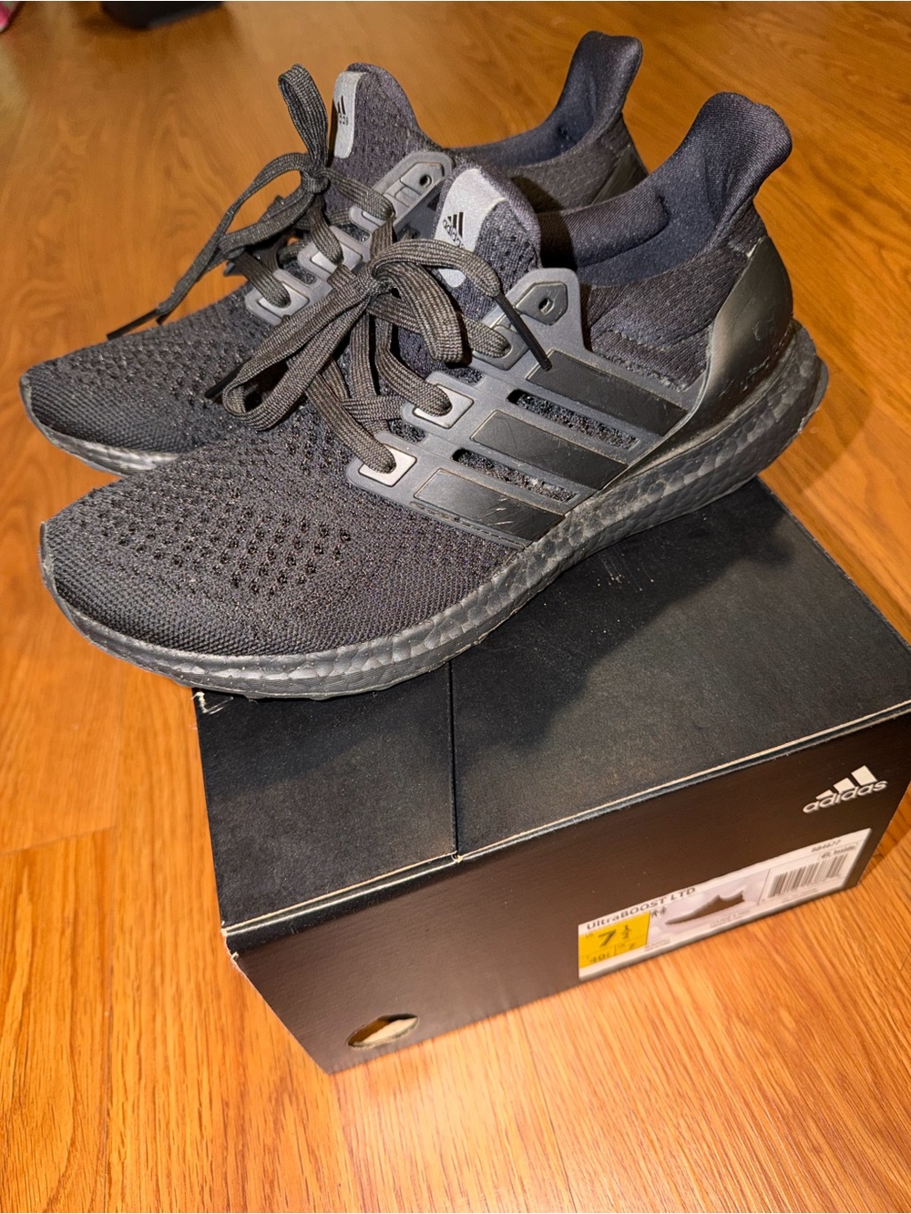 adidas Men’s Black Ultraboost Knit Sneakers 7.5